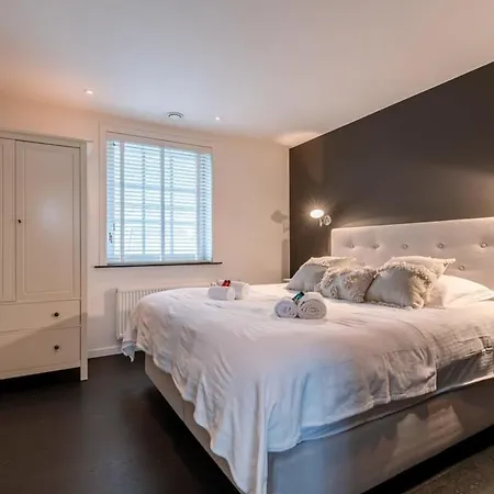 Tatil Evi Casiola - Fabulous House For 8 People With Sunny Garden Knokke-Heist