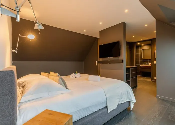 Huswell - Fabulous House For 8 People With Sunny Garden