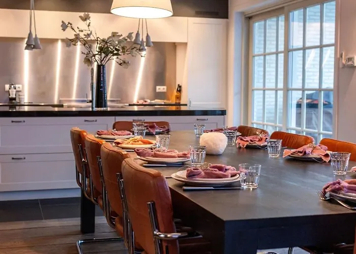 Huswell - Fabulous House For 8 People With Sunny Garden Semesterbostad