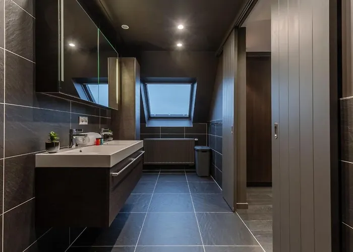 Huswell - Fabulous House For 8 People With Sunny Garden